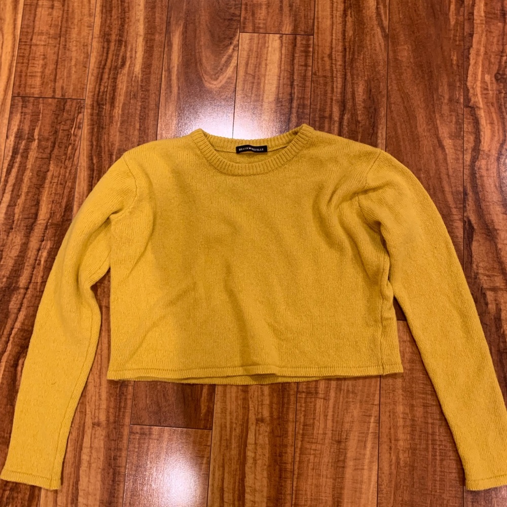 Brandy Melville yellow cropped sweater